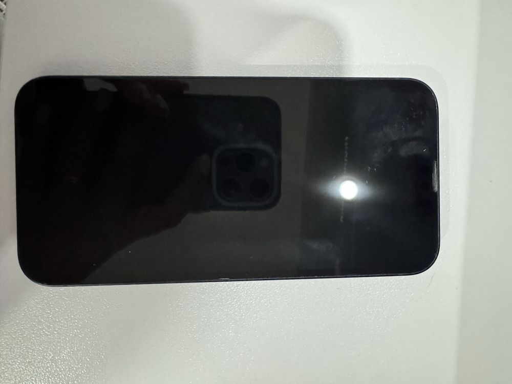 Продам айфон 13 , с коробкой с документами