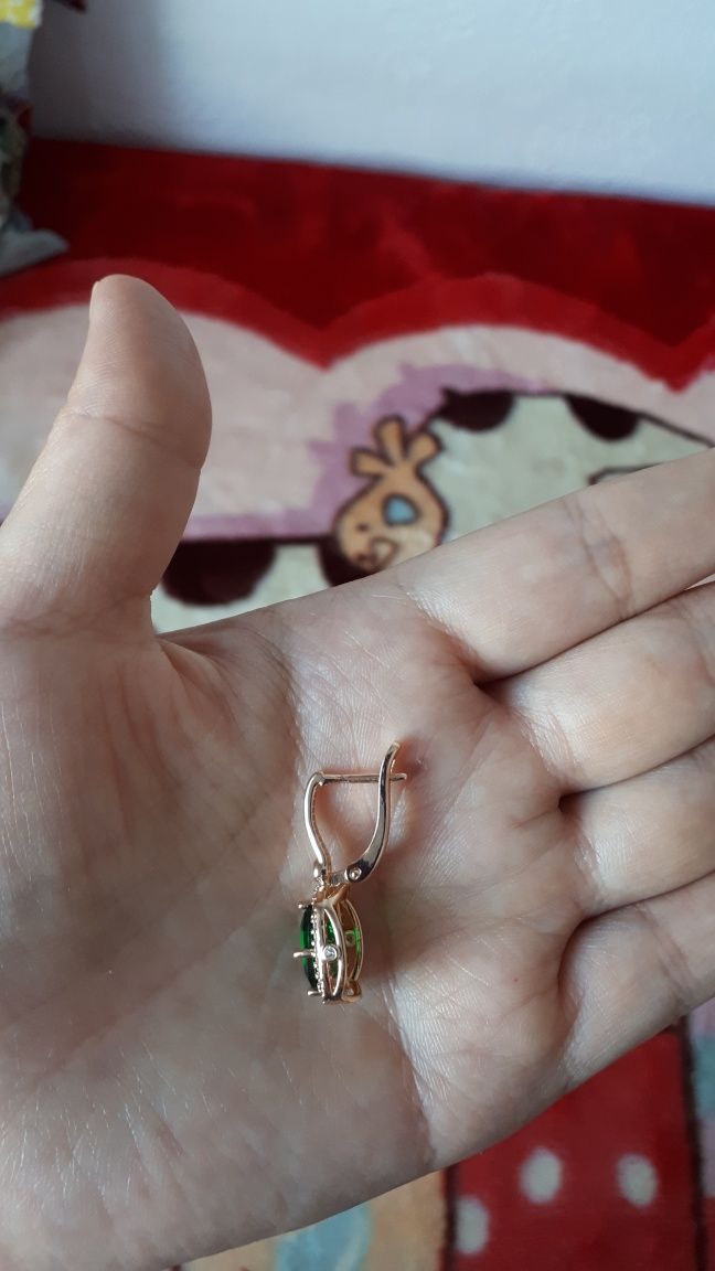 Продам женские сережки