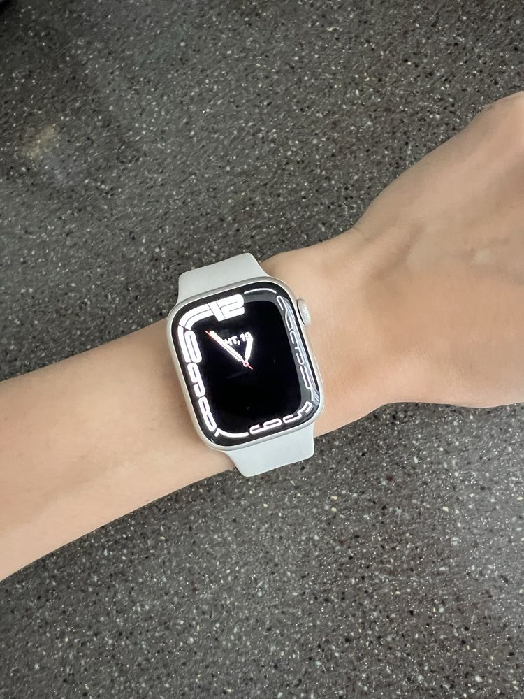 Продам Apple Watch 9