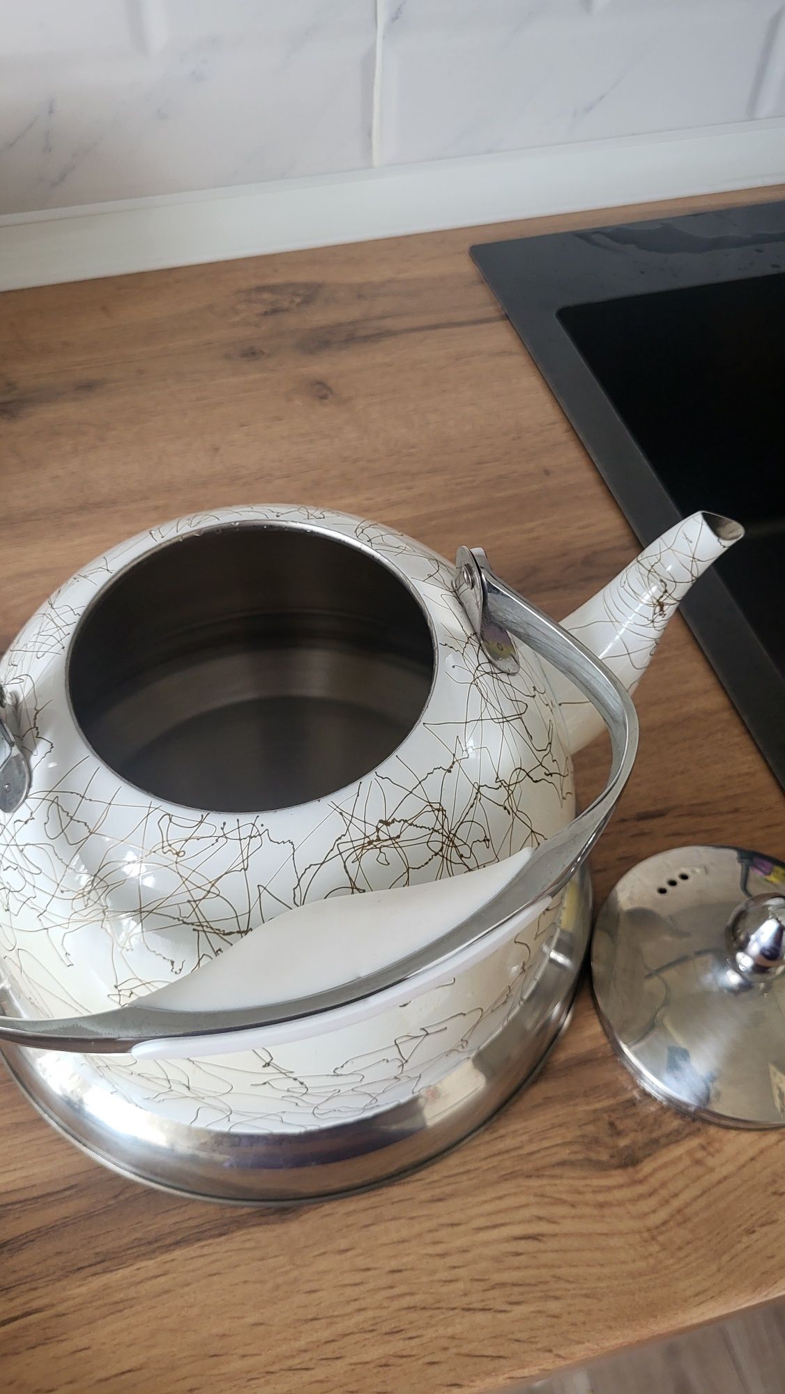 Продам чайник в отличном состоянии