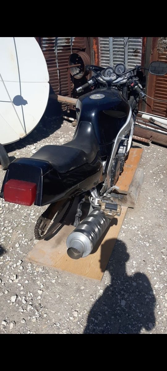 Продам спорт байк Ямаха FZR1000