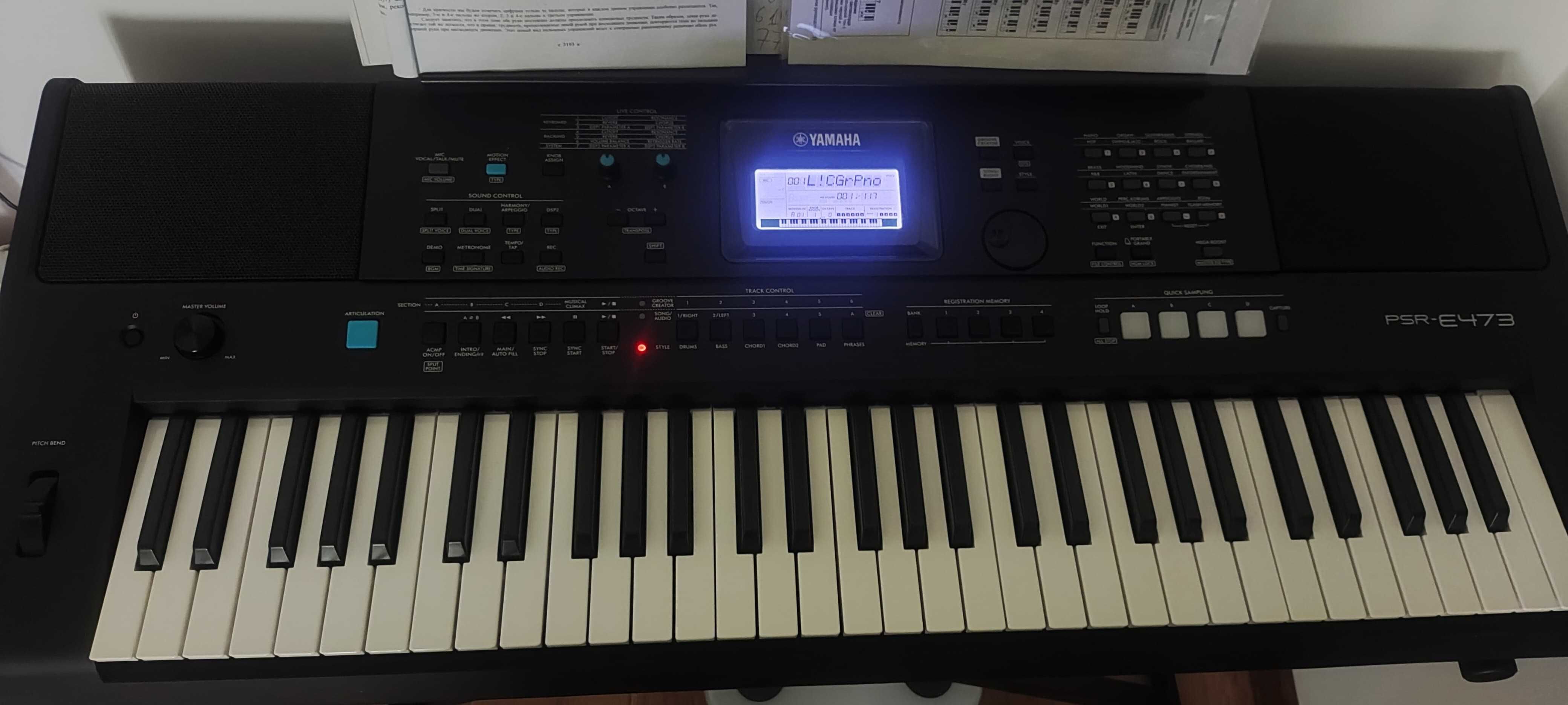 Синтезатор Yamaha PSR-E473 черный