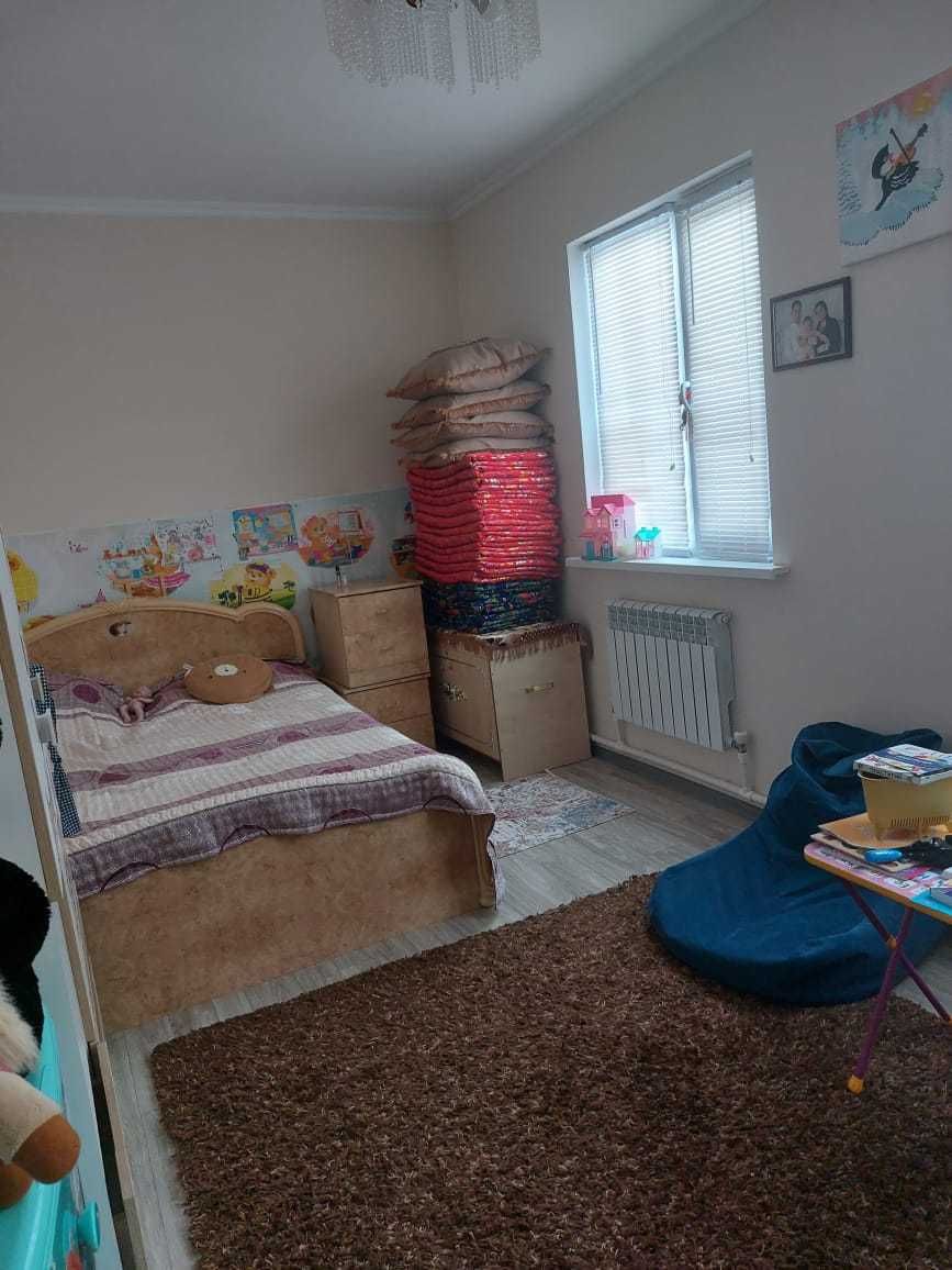 4-комнатный дом, 122 м², 8 сот., Мкр Акжар-2