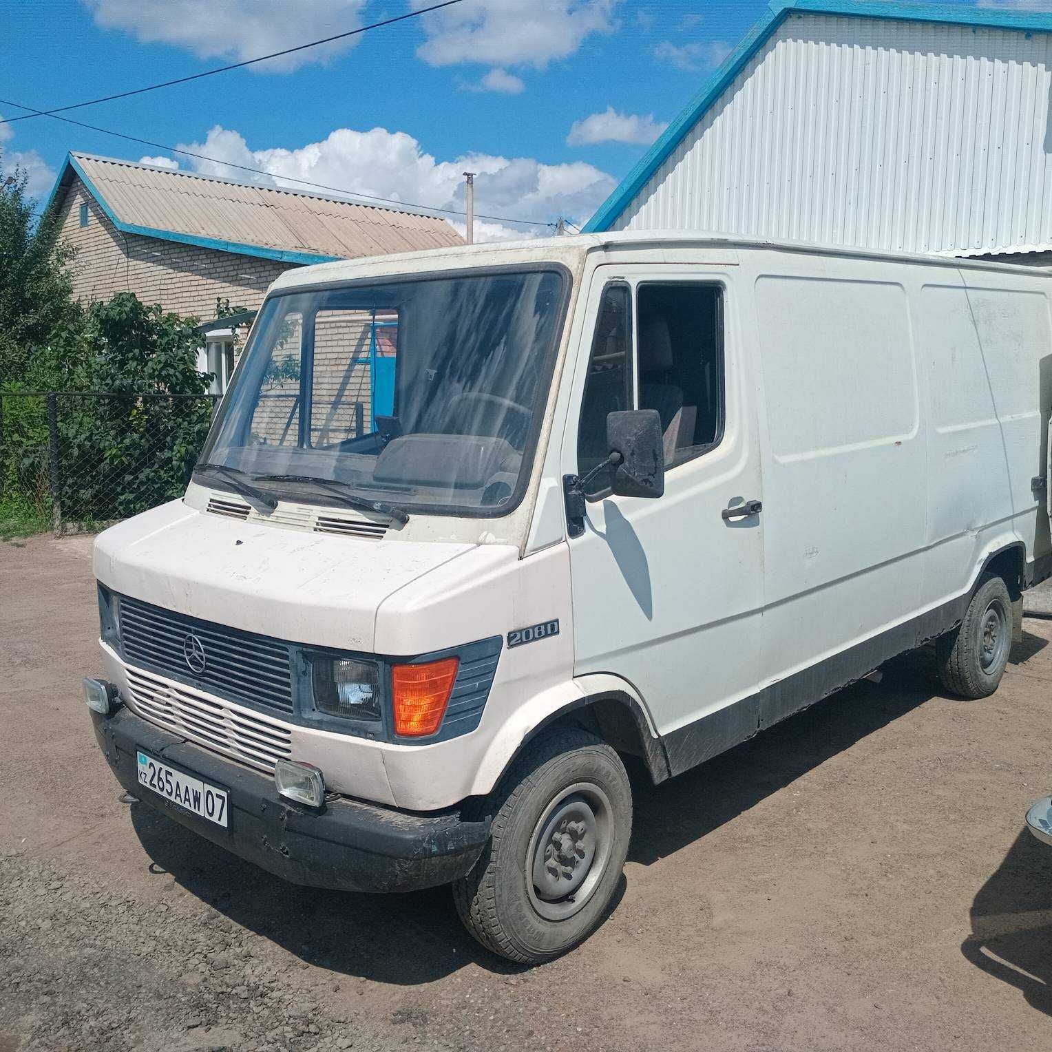 Мерседес Т1 208D в народе сапог