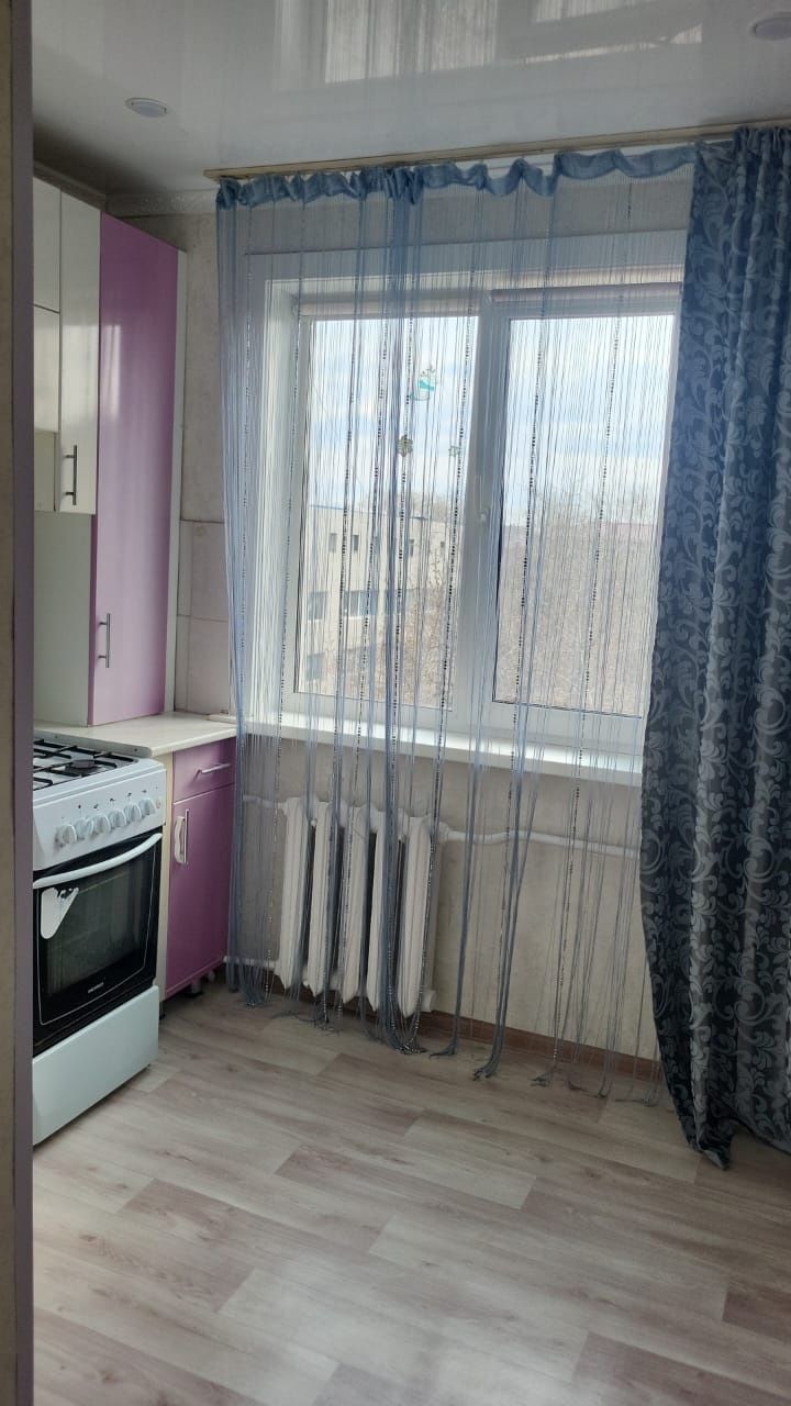 Продам 2 ком квартиру,район Уюта