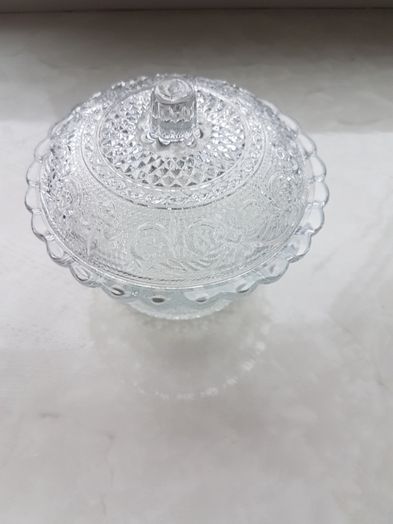 сахарница с крышкой новая