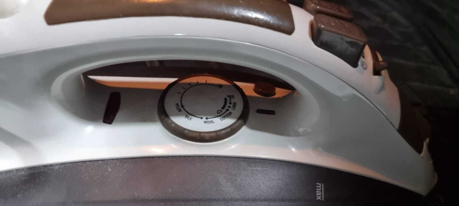 Утюг с подошвой Ceramic UltraCare