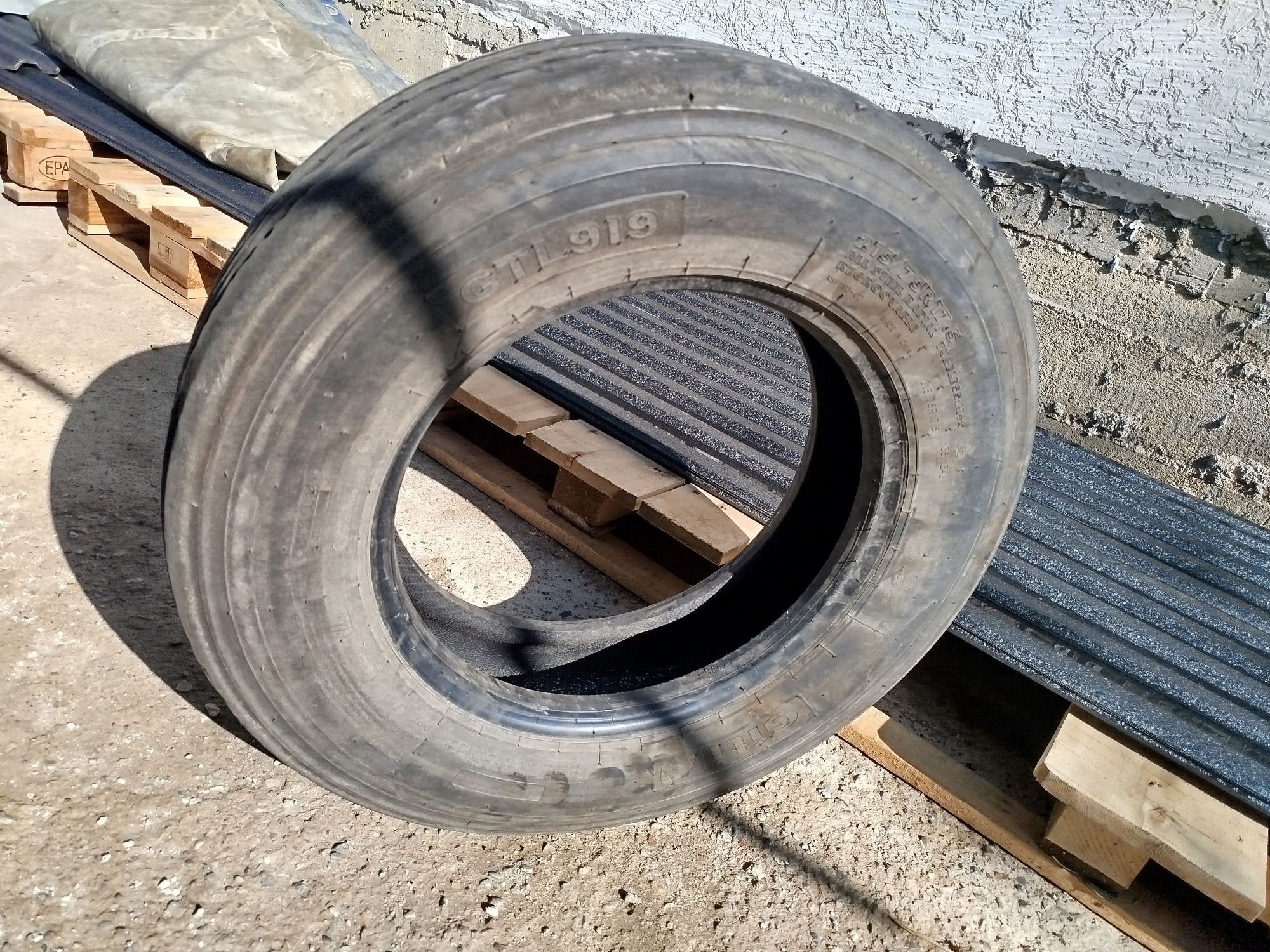 Шины Giti GTL919 215/75 R17.5 для грузовика