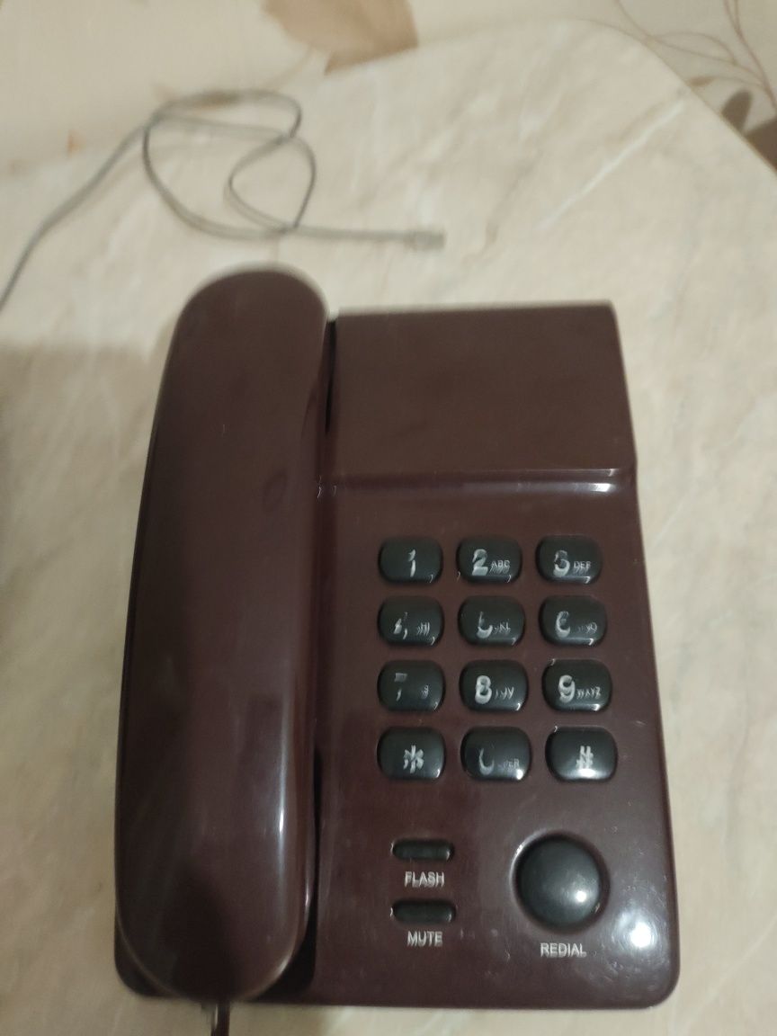 Продам б/у телефон