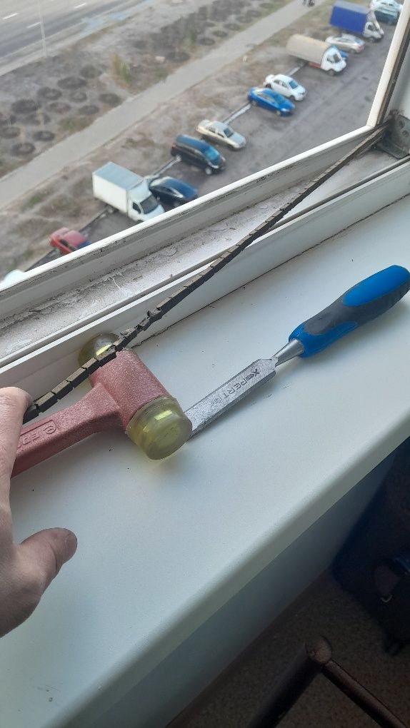 Ремонт пластиковых окон и дверей замена резины Замена замков ручек!!!