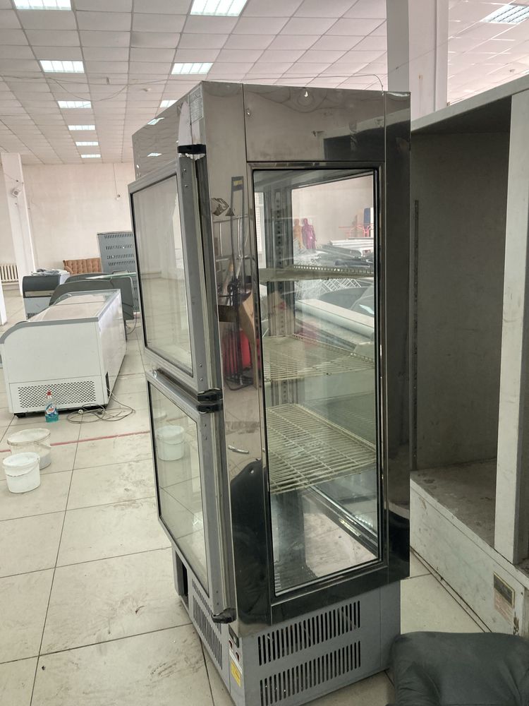 Стеклянный хододильник для тортов
