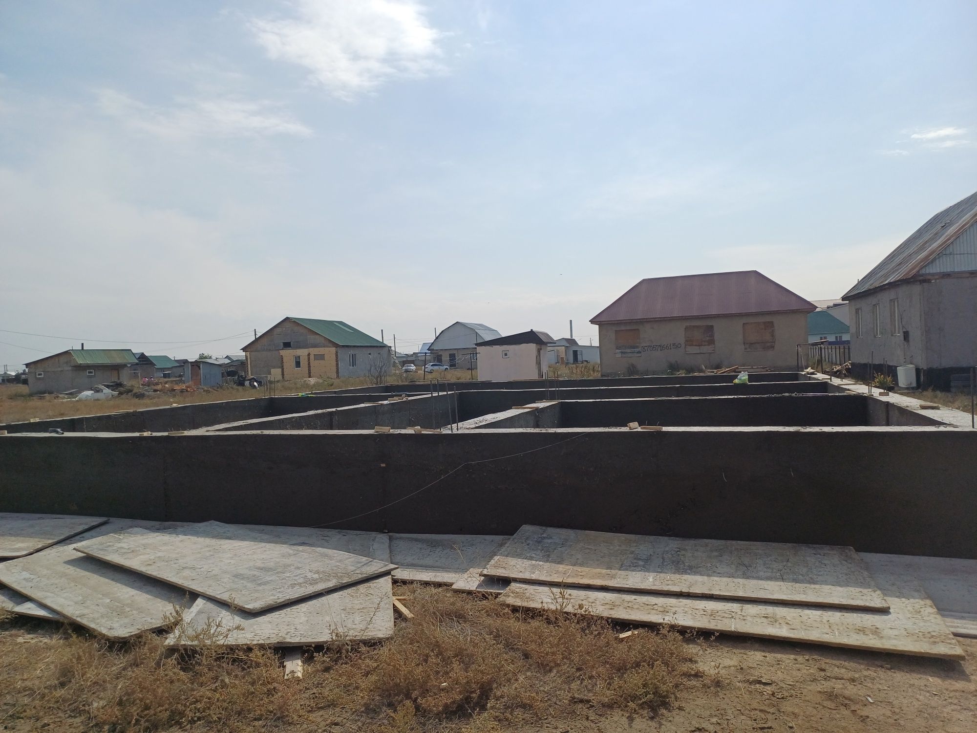 Участок 8 соток есть свет газ