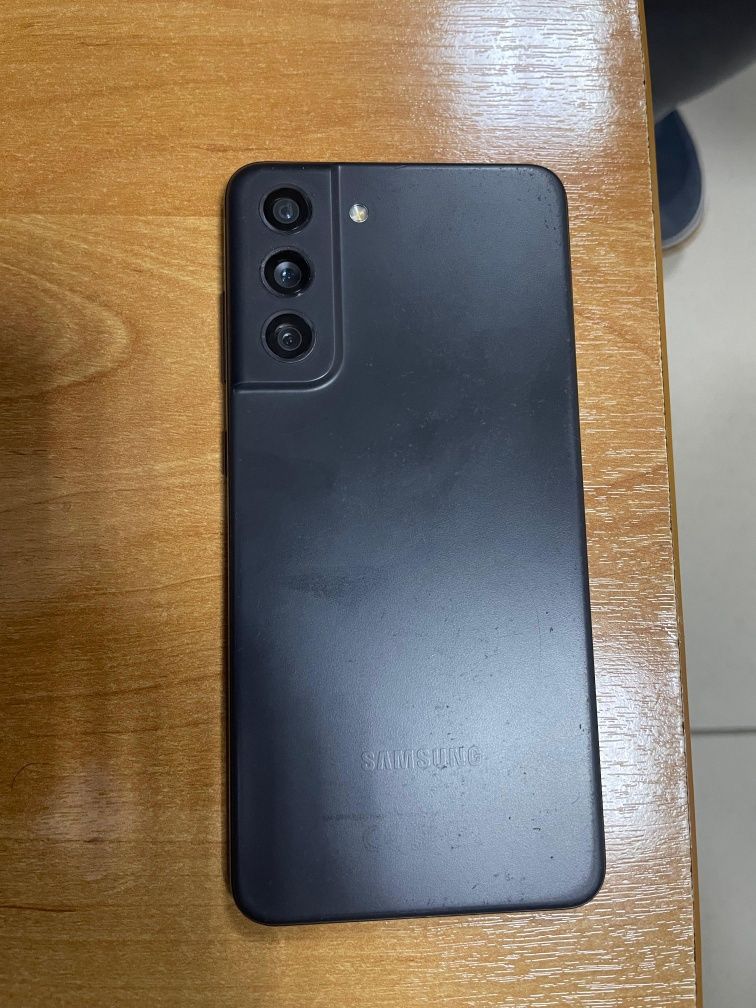 Срочно Samsung s21 fe хорошая состояние