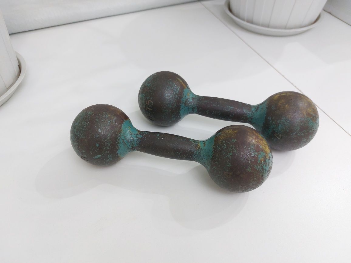 Гантели, советские, по 4 кг. 2 шт. Цена 10 000 тг, за пар