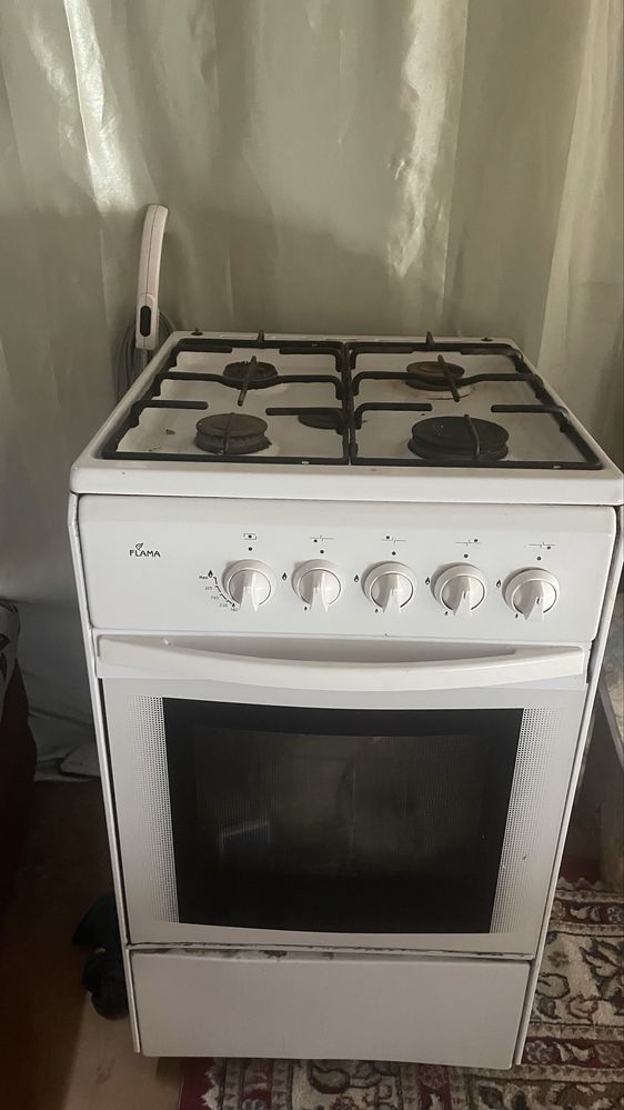 Продам газовую плиту