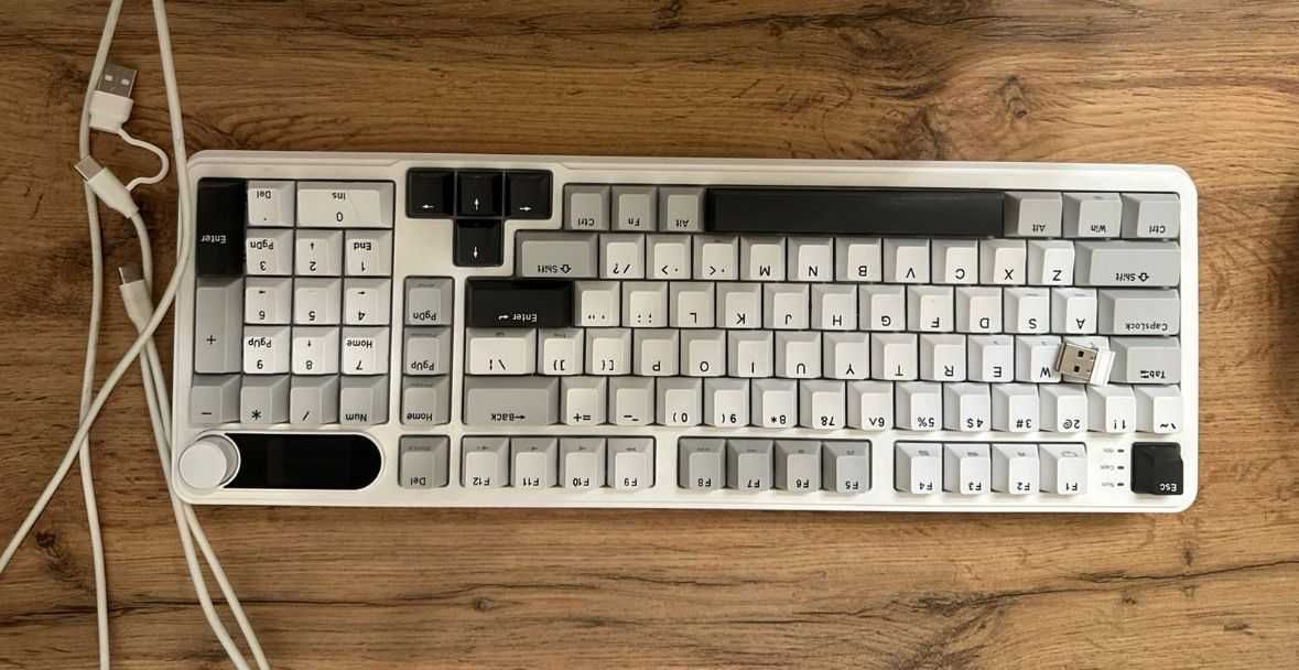 Продам клавиатуру RK R98 с RGB подсветкой