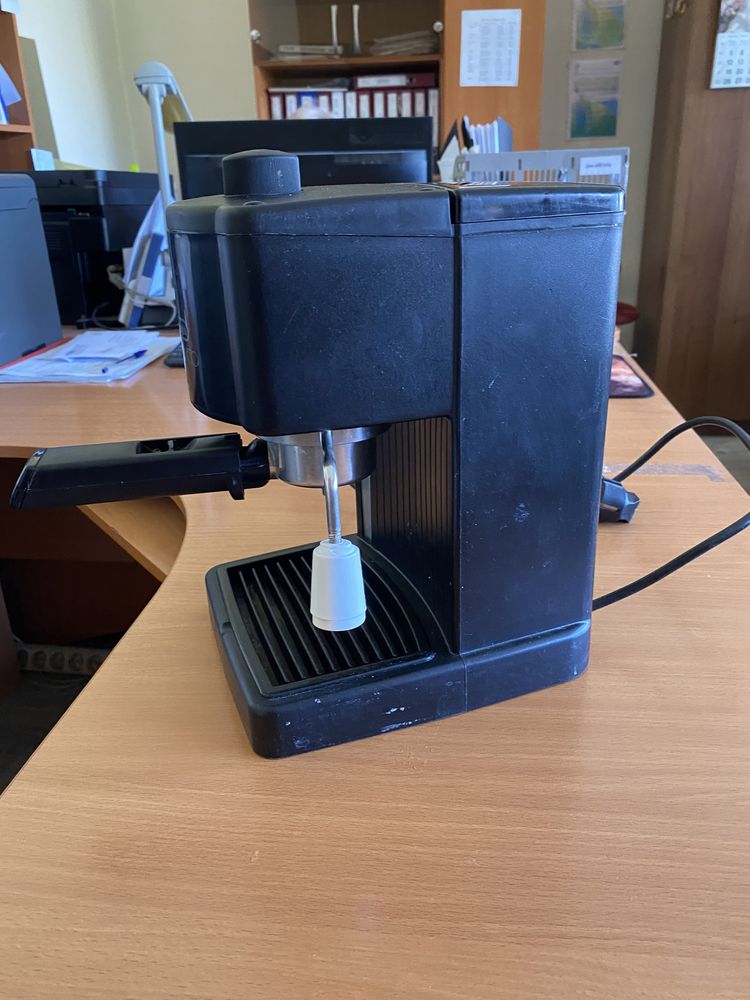 Кофемашина DeLonghi BAR12F / Почти новая /  Кофе аппарат