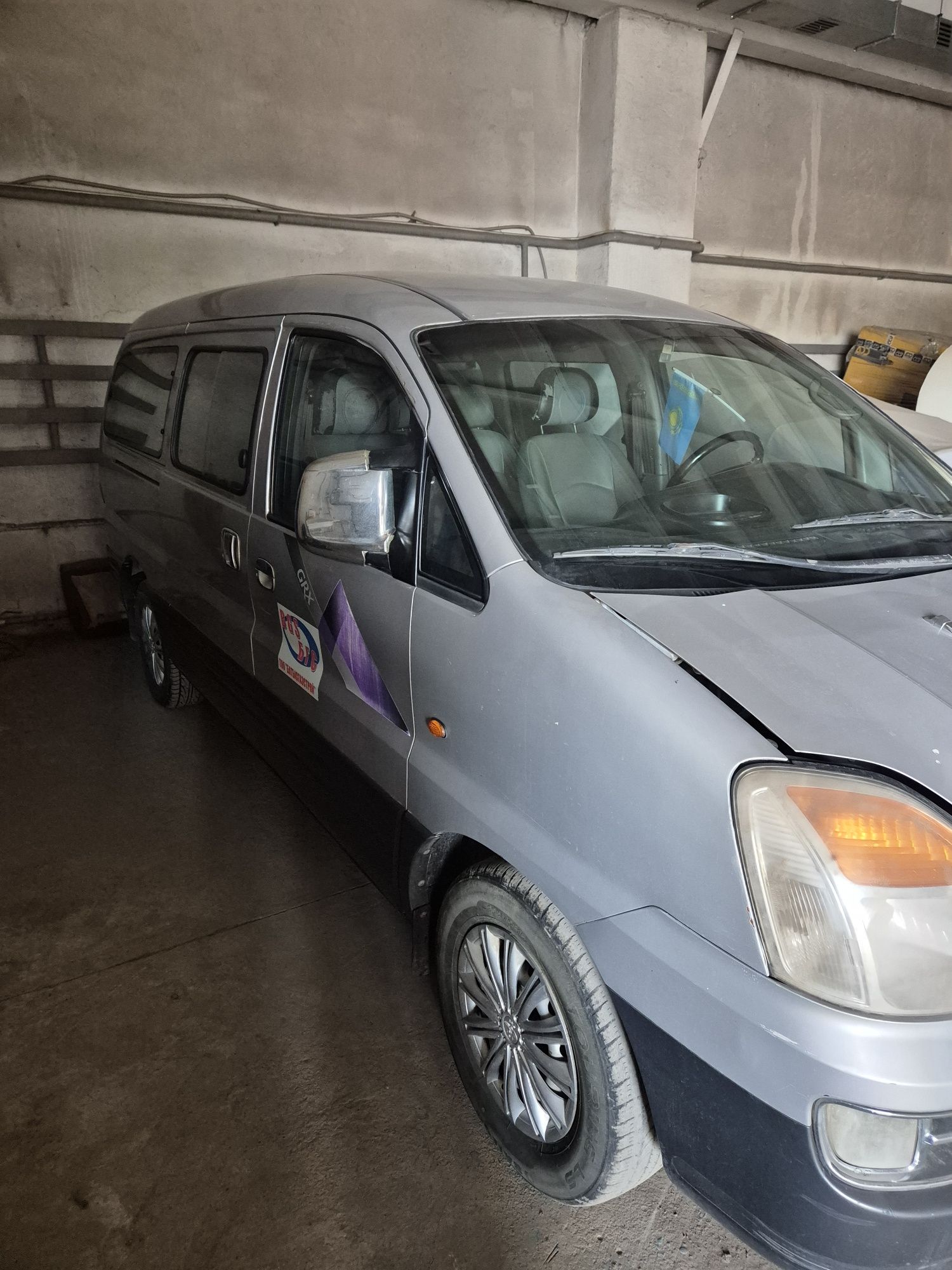 Продам Hyundai Starex 2004 год