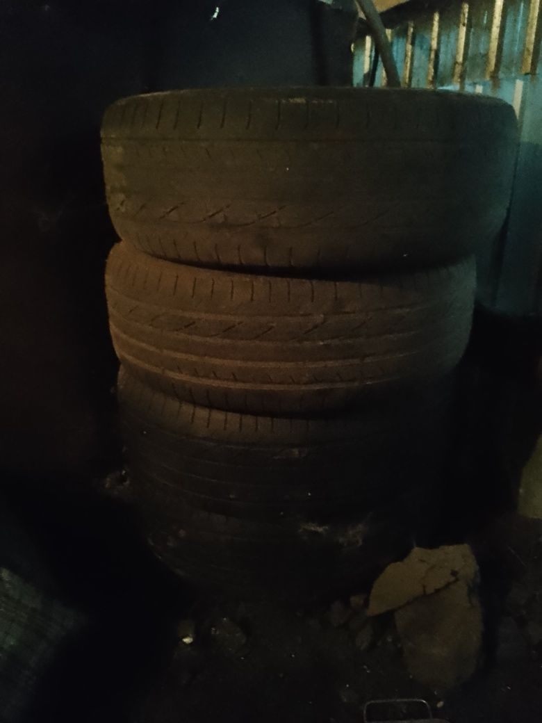 продам резину на 15