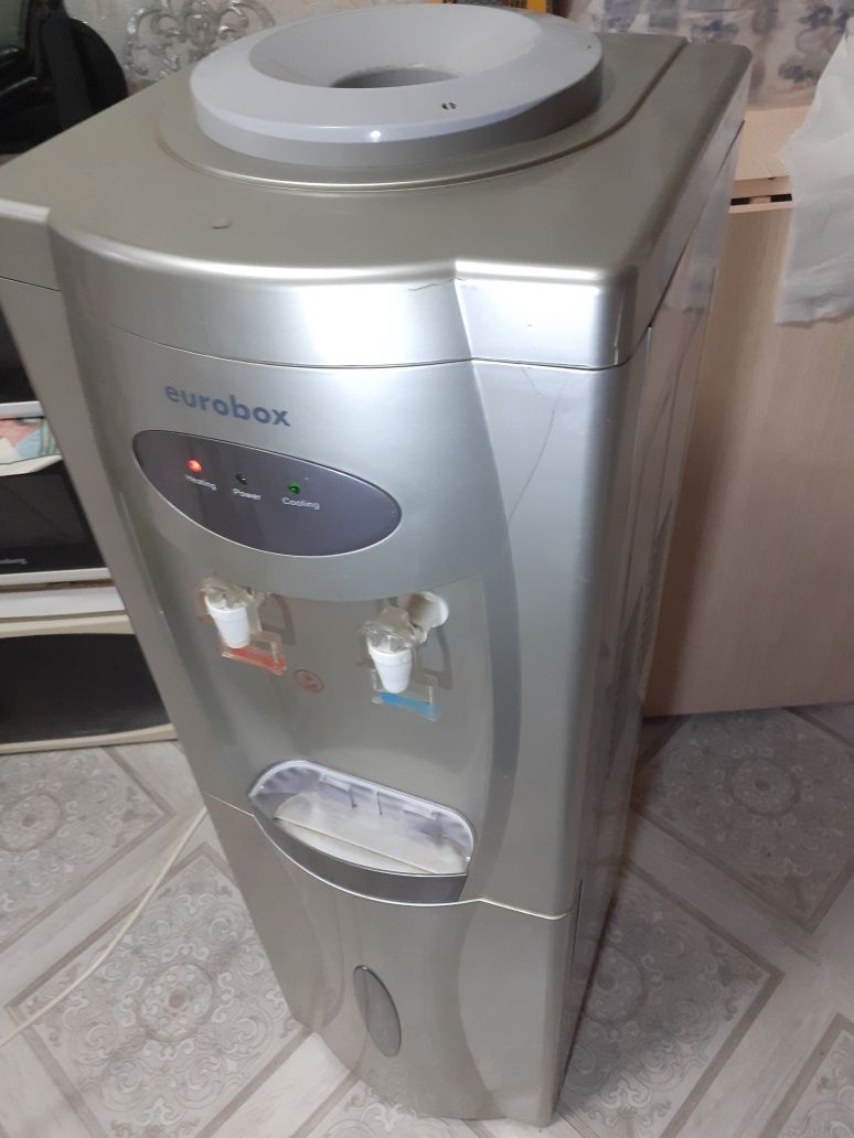 Продается спенсер 8тысяч