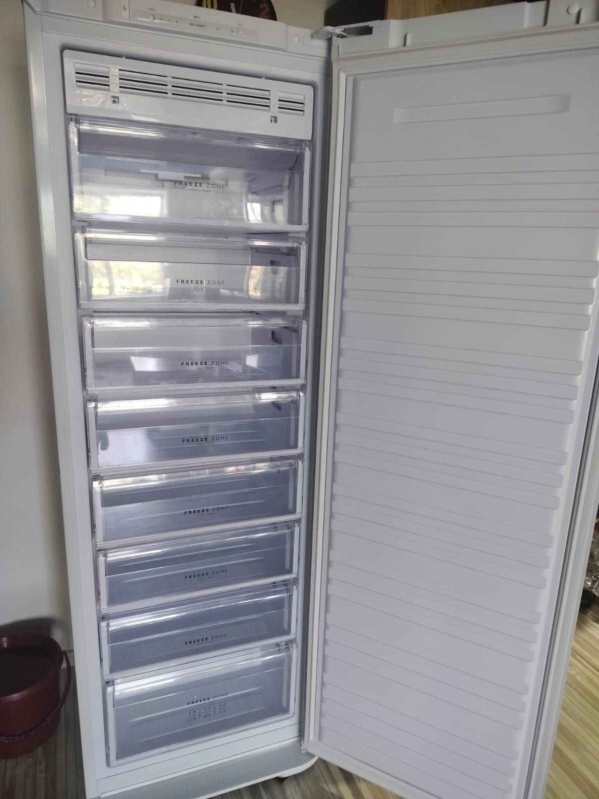 Продам морозилку в отличном сост
