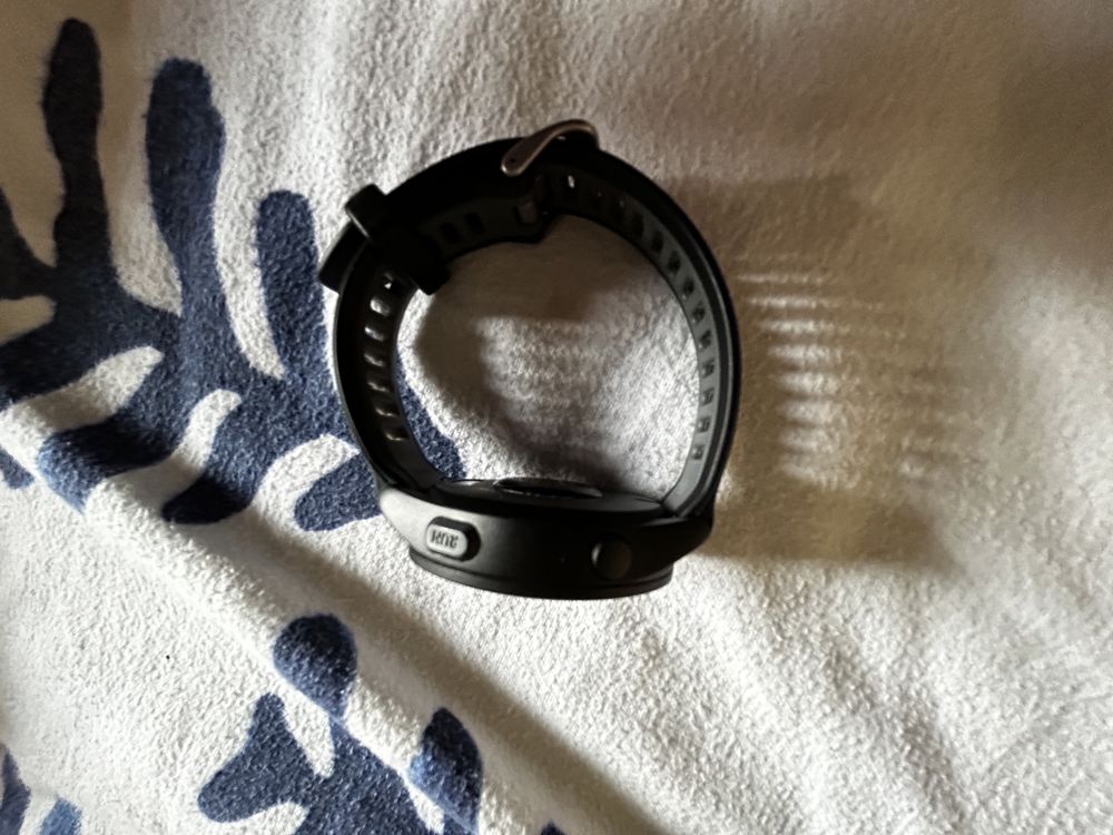 Продам часы  Garmin Forerunner 165 в идеальном состояний