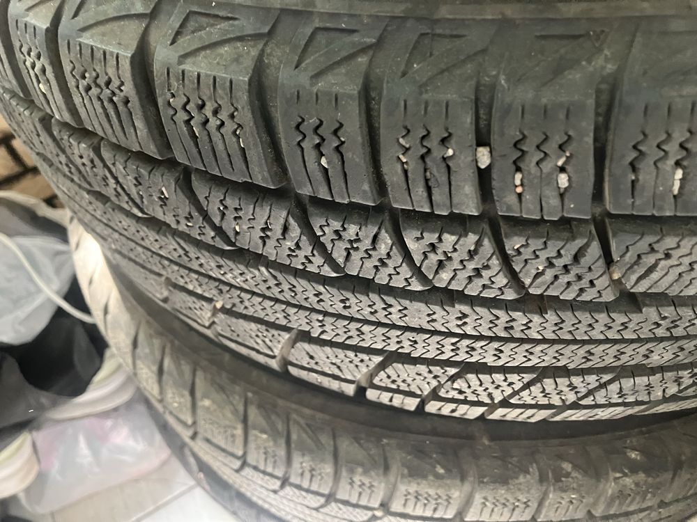 Зимний Комплект Шин Triangle 215/60 R16
