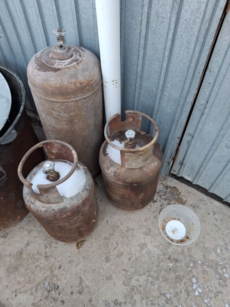 Продаётся газ баллоны большие