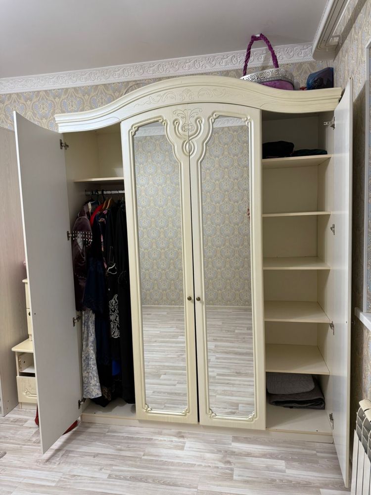Продам шкаф для спальни