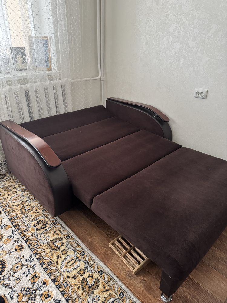 Диван софа, коричневого цвета