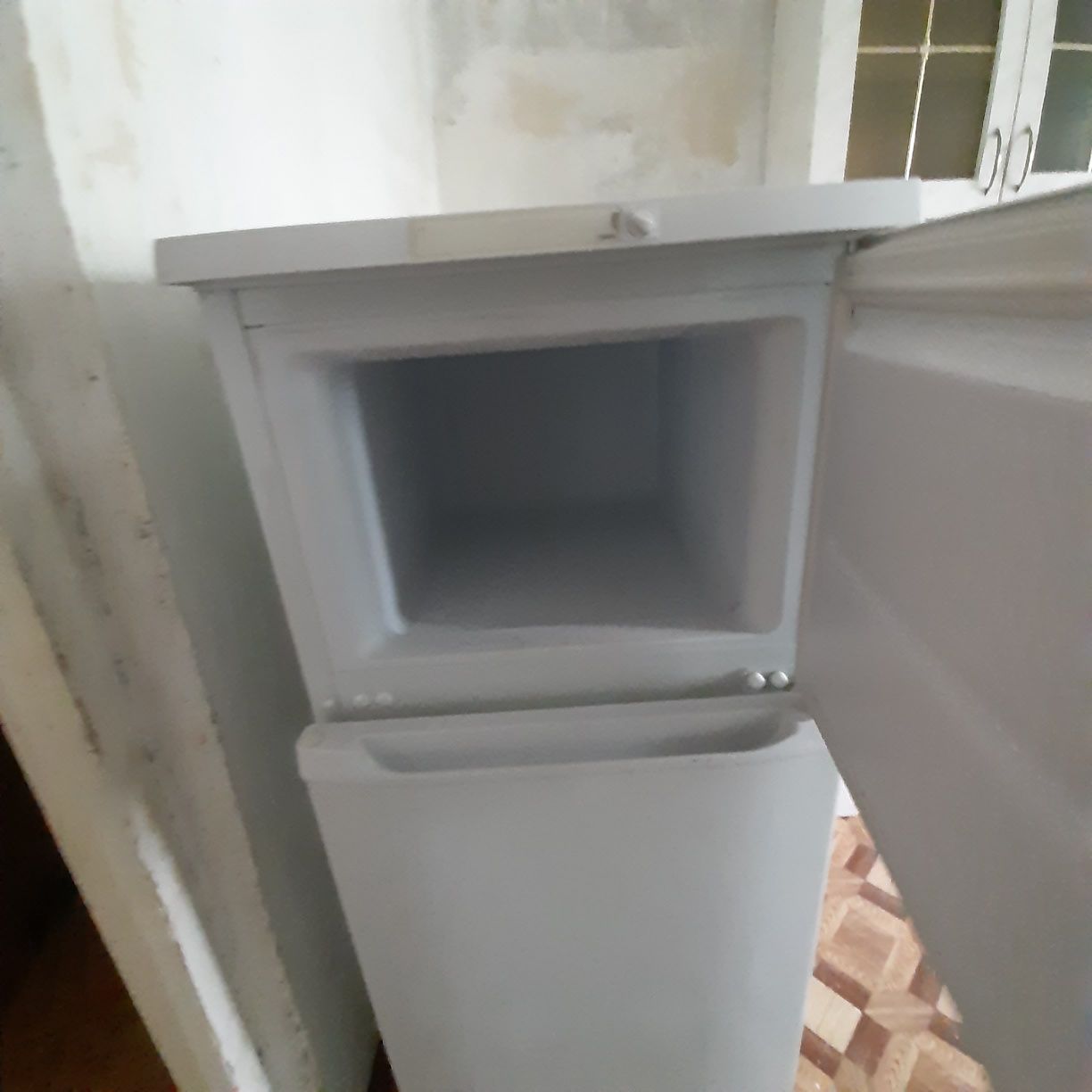 Продам холодильник бирюса