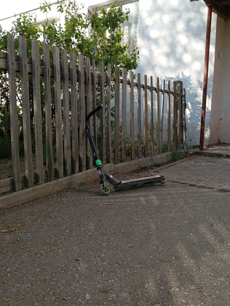 Продам трюковой самокат