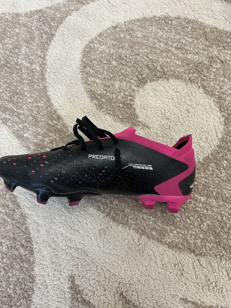 Срочно продаю бутсы Adidas Predator