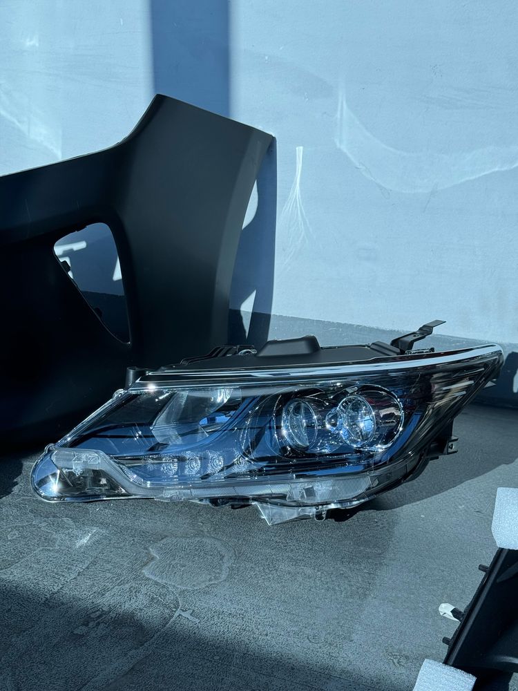 Бампер решетка Toyota Camry 55 EXCLUSIVE