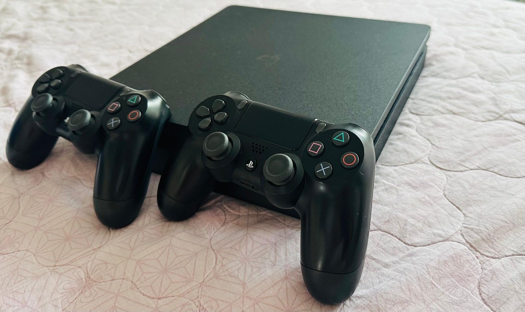 PS4 Slim / Sony Playstation 4 Slim / Сони