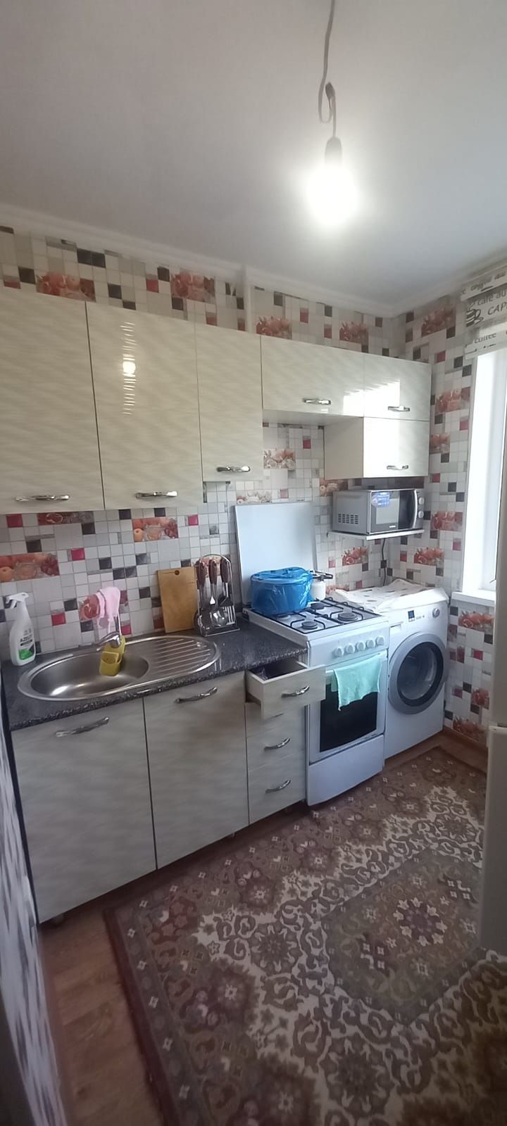 2 бөлмелі үй ұзақ мерзімге арендаға беріледі.  Толық мебель бар