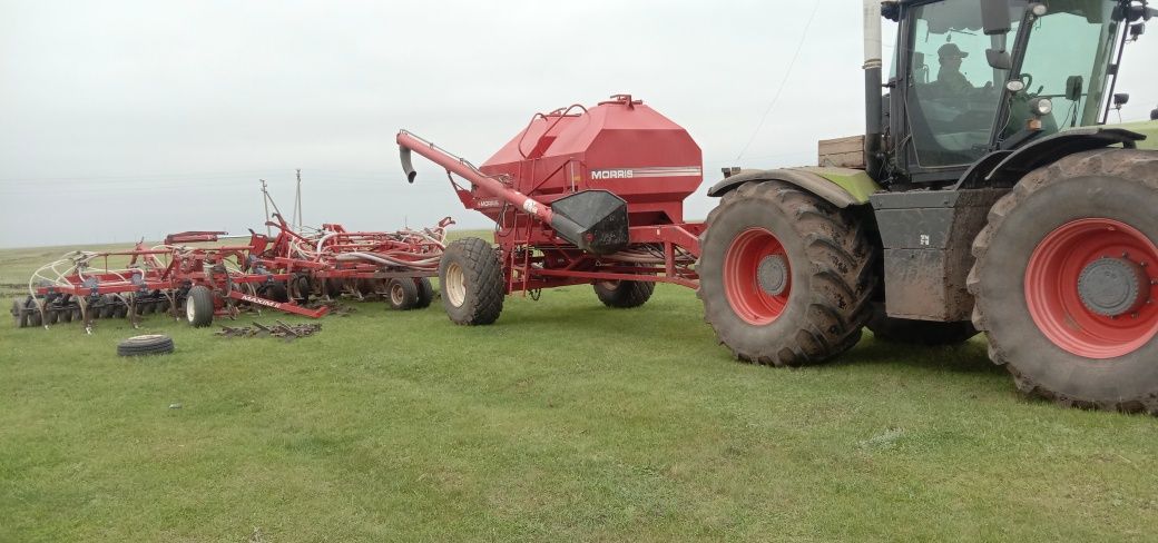 Трактор Claas с посевным комплексом Moris
