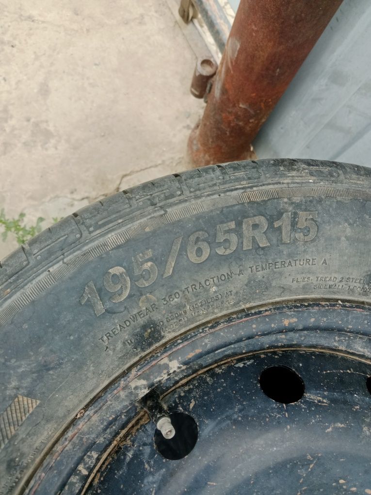 Шины продается летние
