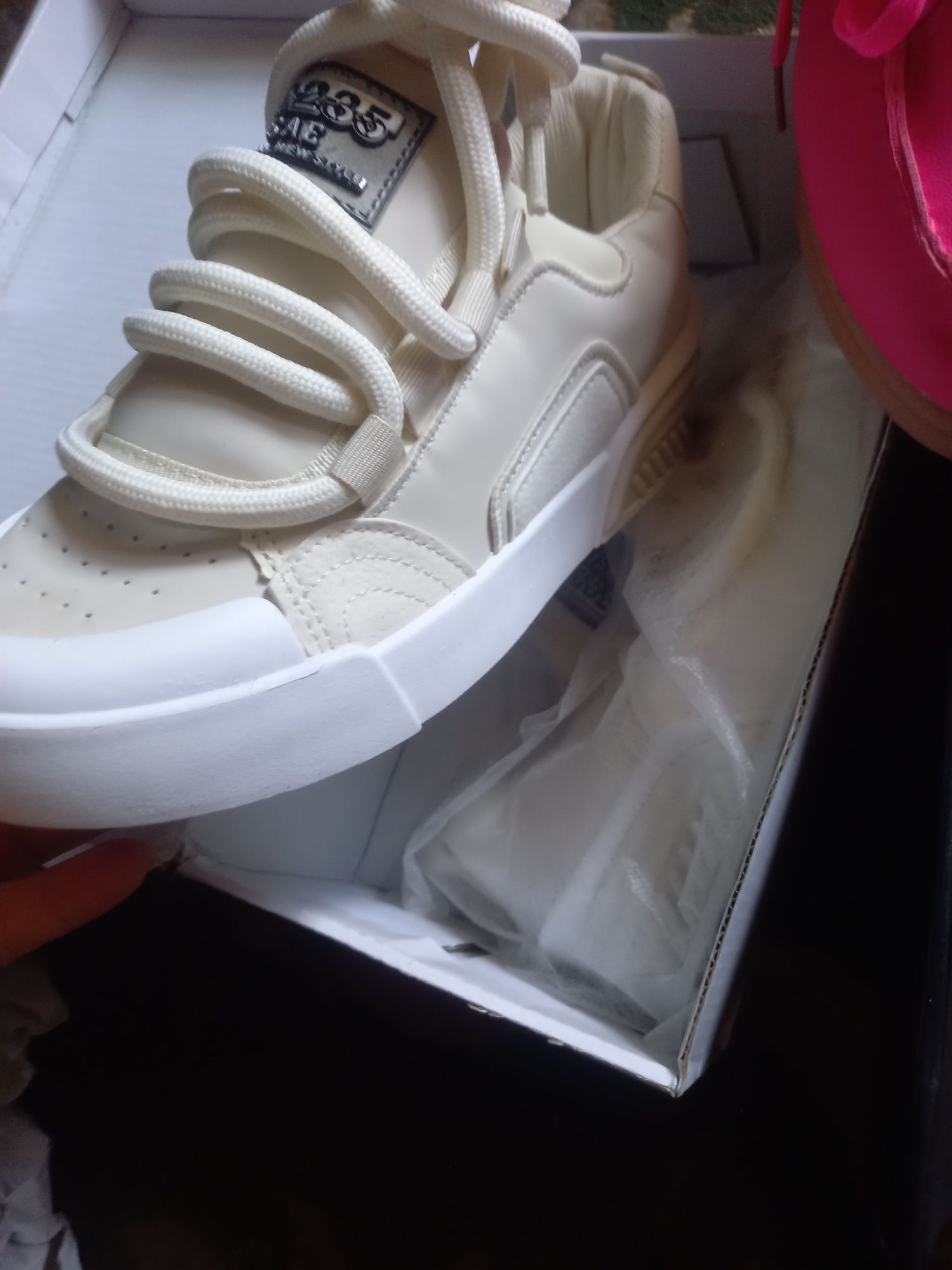 Новые кроссовки 37-38р