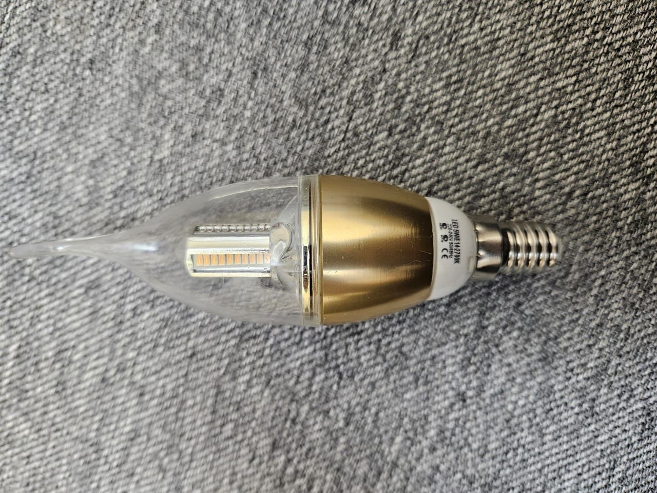 Лампочка led,светят ярко