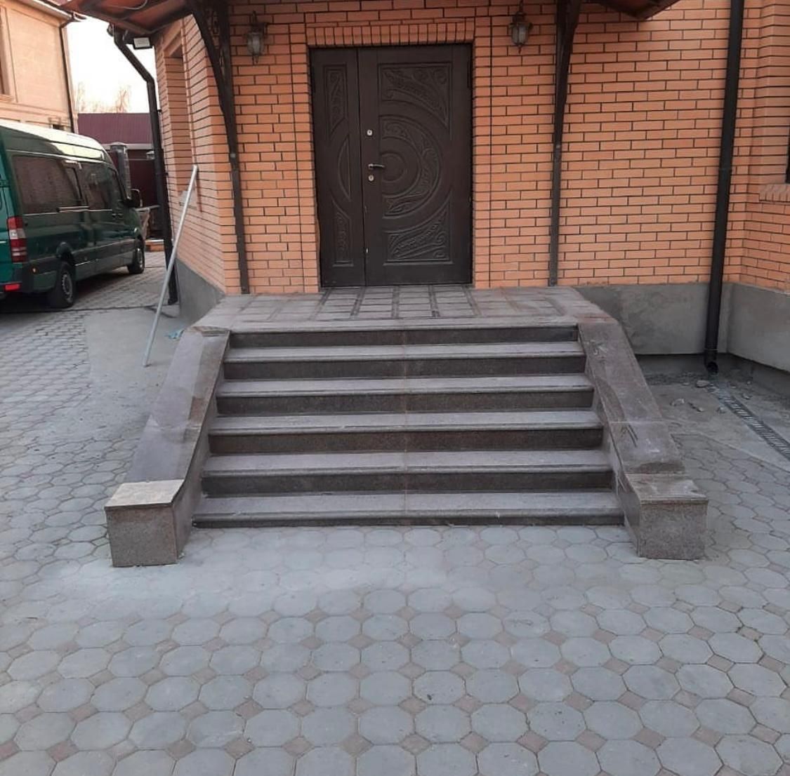 Травертин, гранит, мрамор