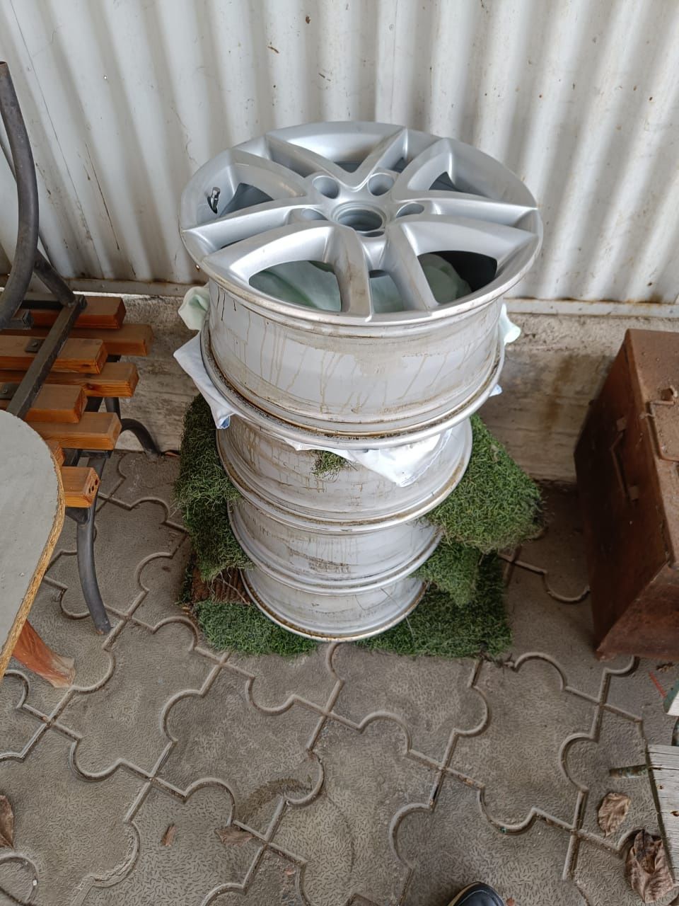 Продам четыре диска 5  на 130