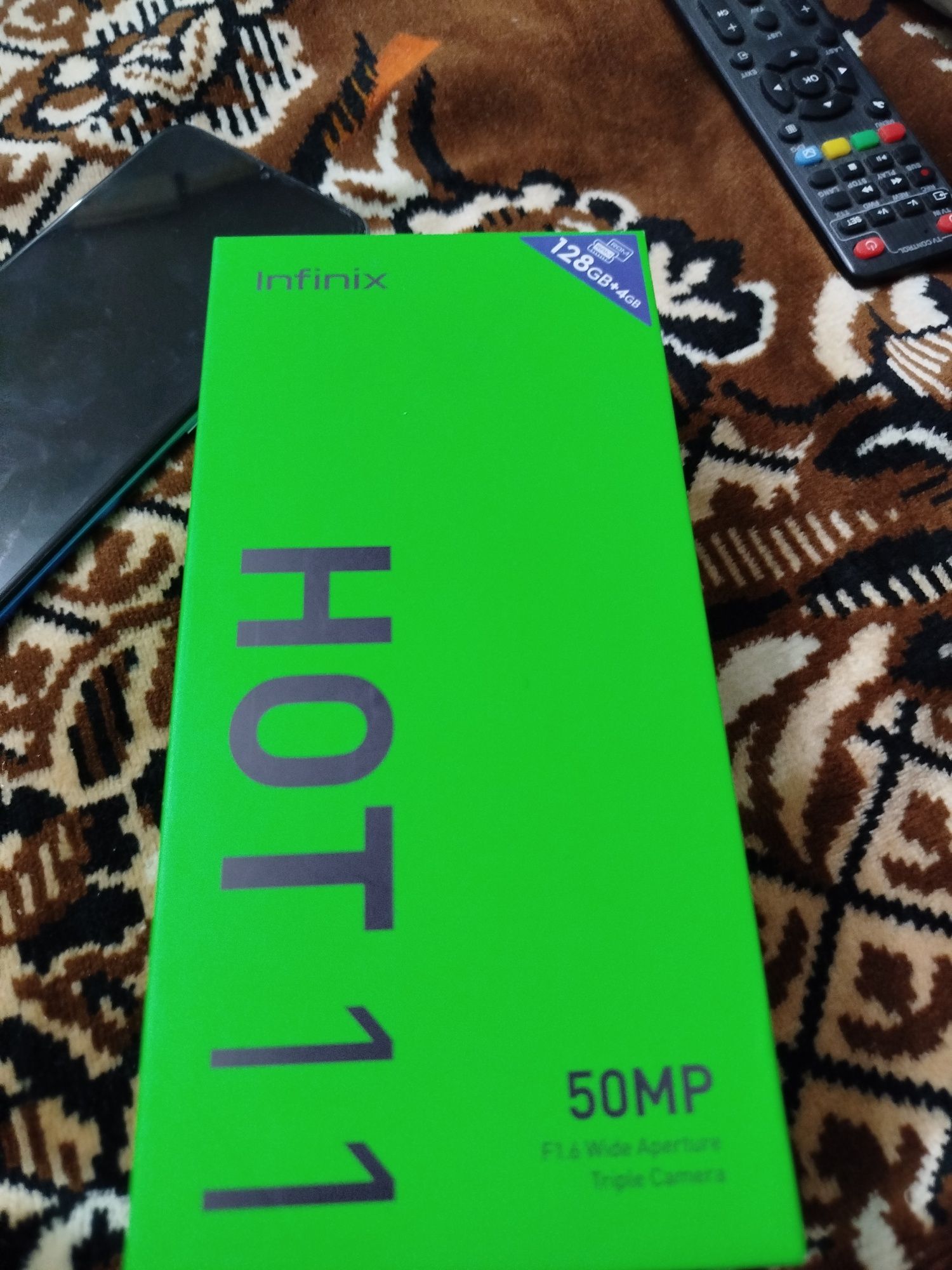 Продам телефон Infinix HOT 11