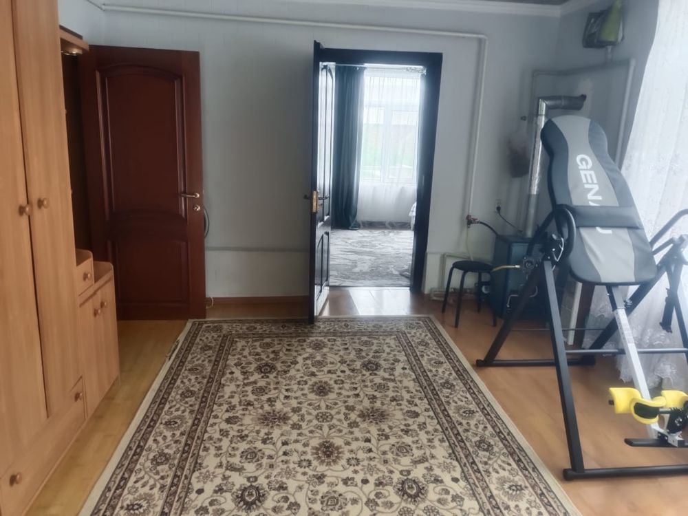 дом с большим участком и со своим санузлом
