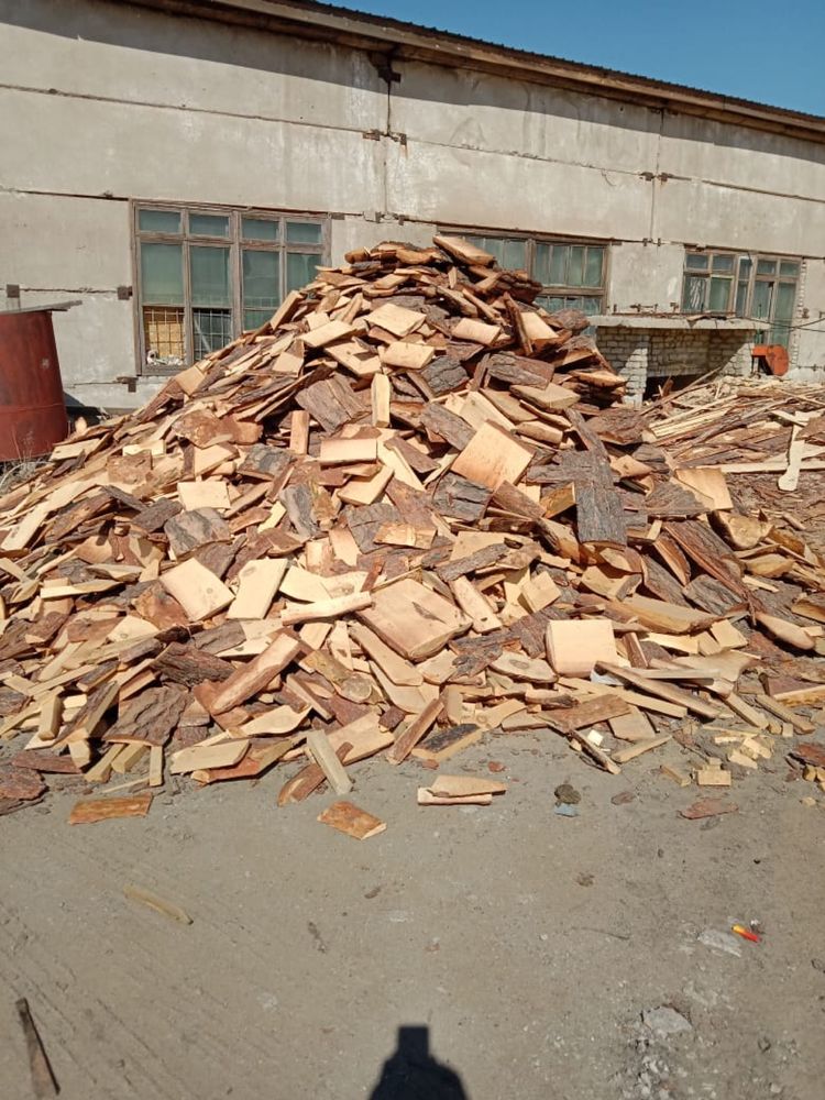 Продам Доски ,дрова ,опилки,штакетник,брус