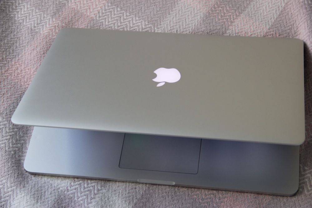 MacBook Pro (Retina, 15-inch, Mid 2015)