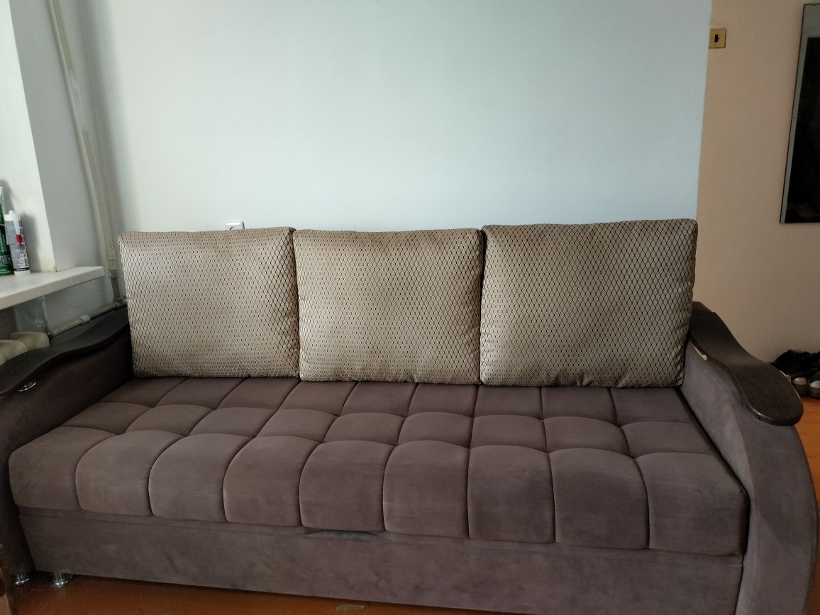 продается диван с креслом