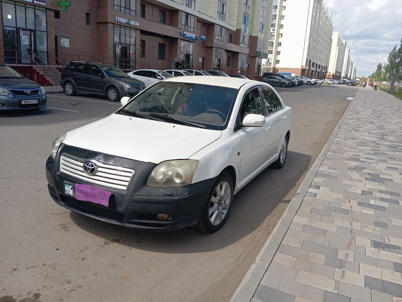 Тойота Авенсис .