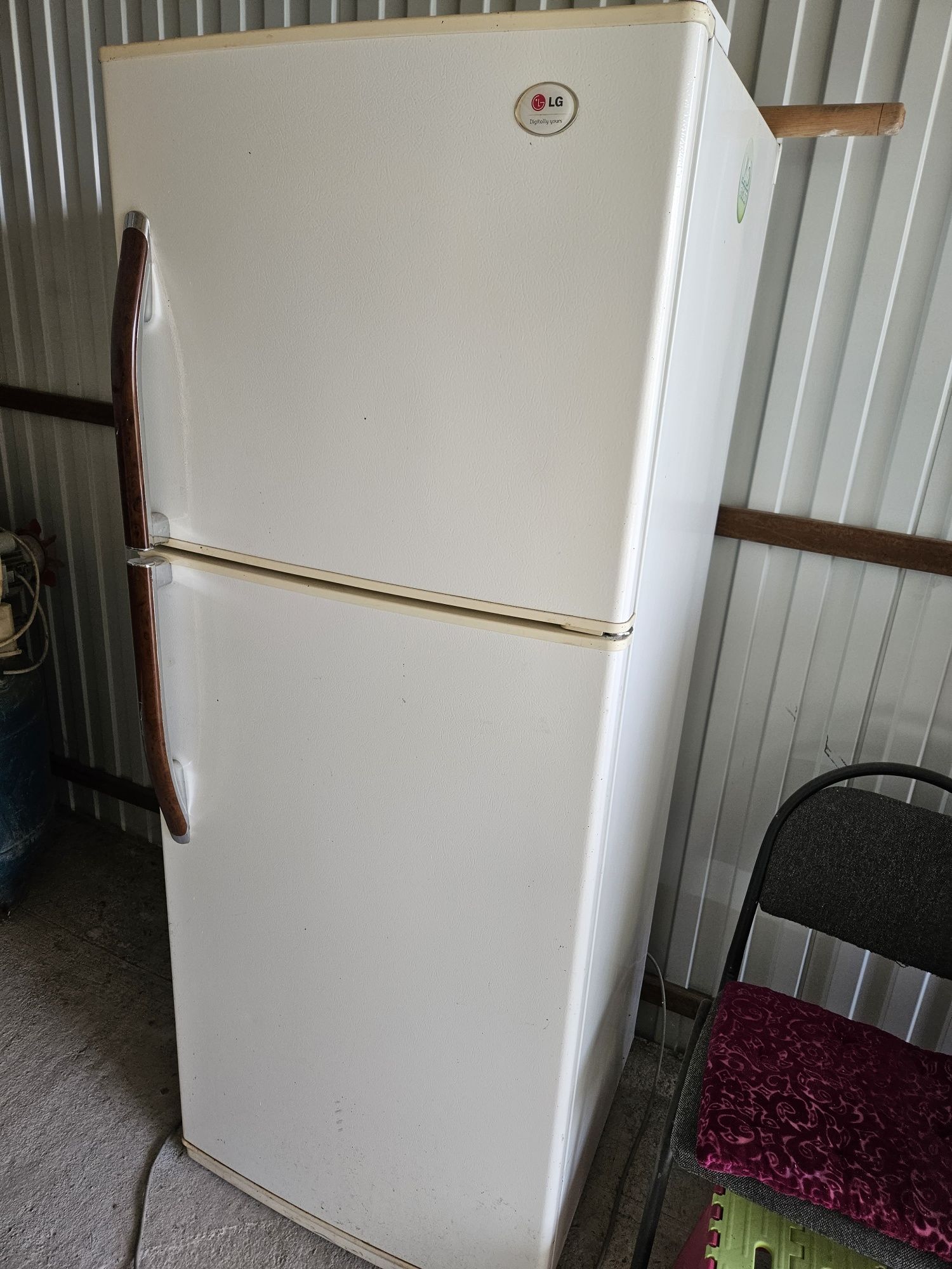 Продам холодильник LG