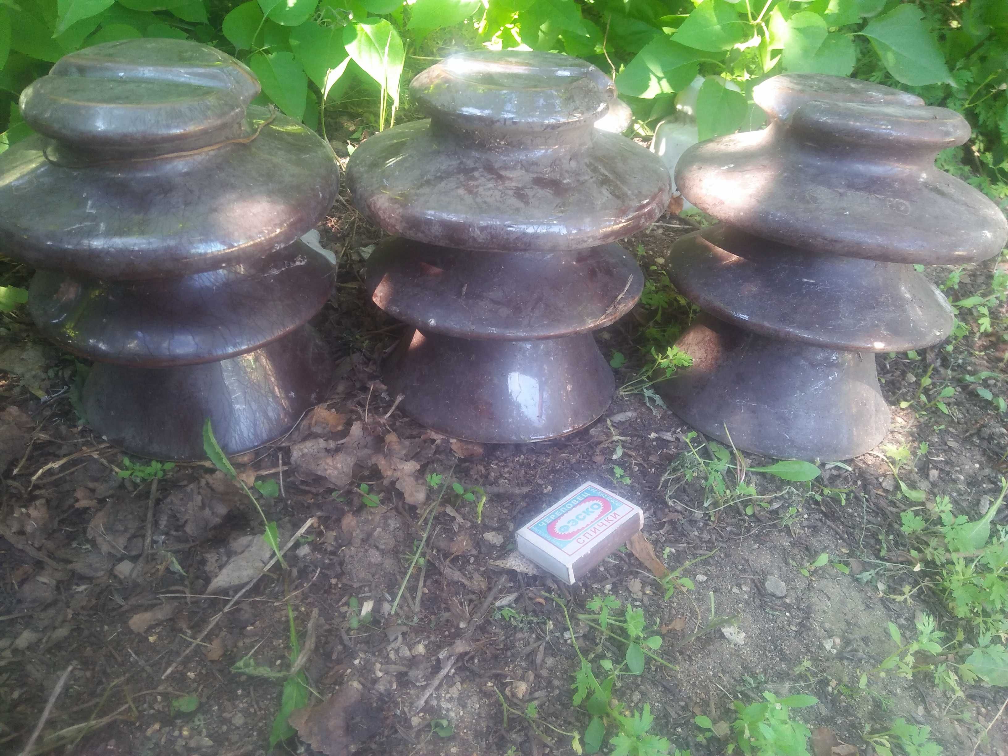 Продам изоляторы 3шт
